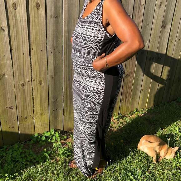 NWOT BLACK AND WHITE AZTEC PRINT SIDE SLIT MAXI DRESS - Picture 3 of 6